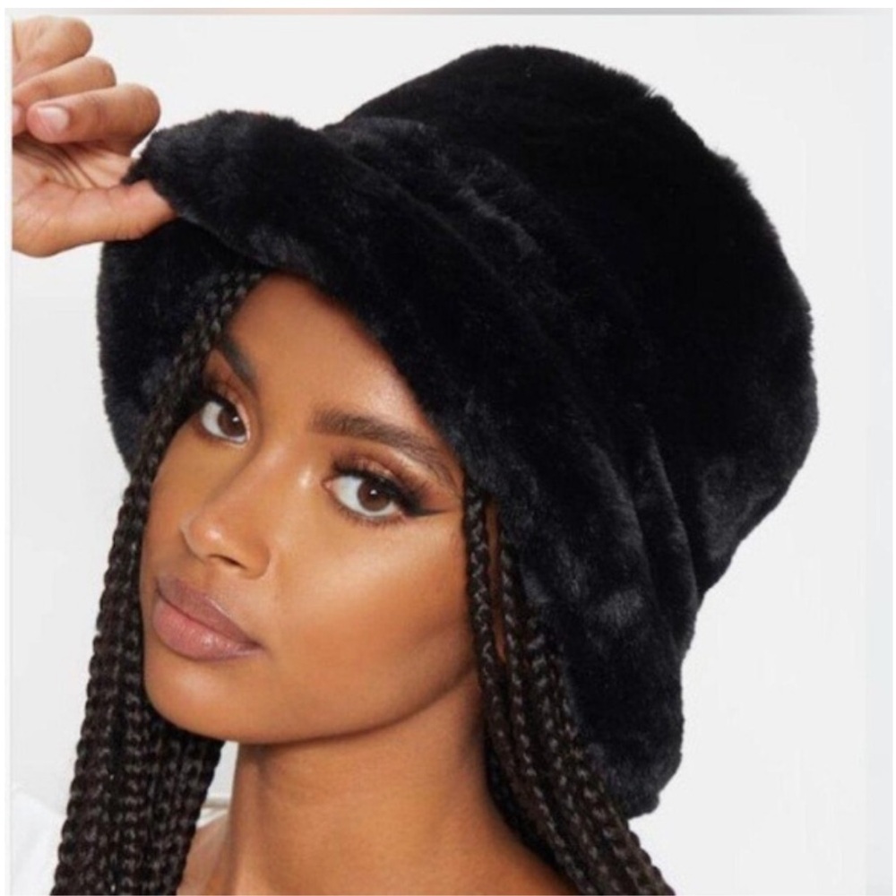 PrettyLittleThing Black Faux Fur Hat